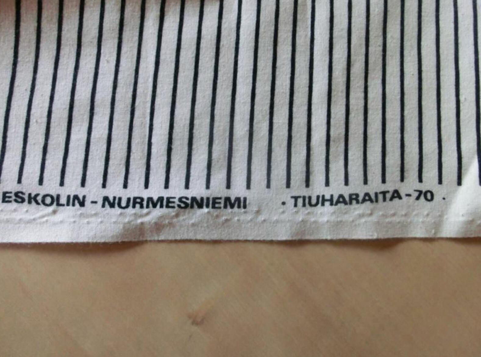 VUOKKO vintage fabric TIUHARAITA-70 ヴオッコ ヴィンテージ ティウハライタ