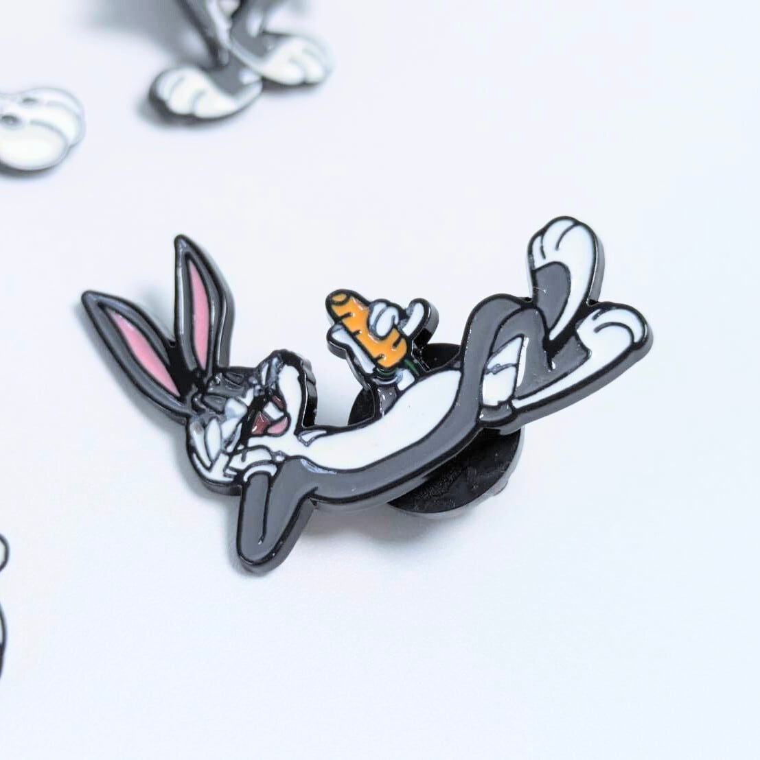 送料無料！ ☆ピンズ PINS☆ピンバッジ 【 Looney Tunes（ ルーニー