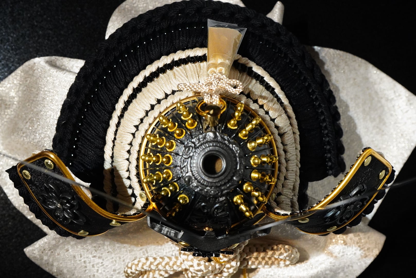 吉徳大光〉御兜飾り〔931〕 | NAGANOYA ONLINESHOP