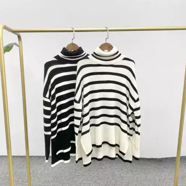 【タートルネックストライプルーズニット】P02055
