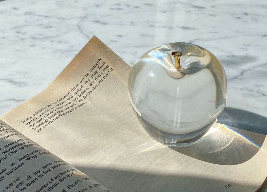 glossy apple paper weight / グロッシー アップル ペーパーウェイト