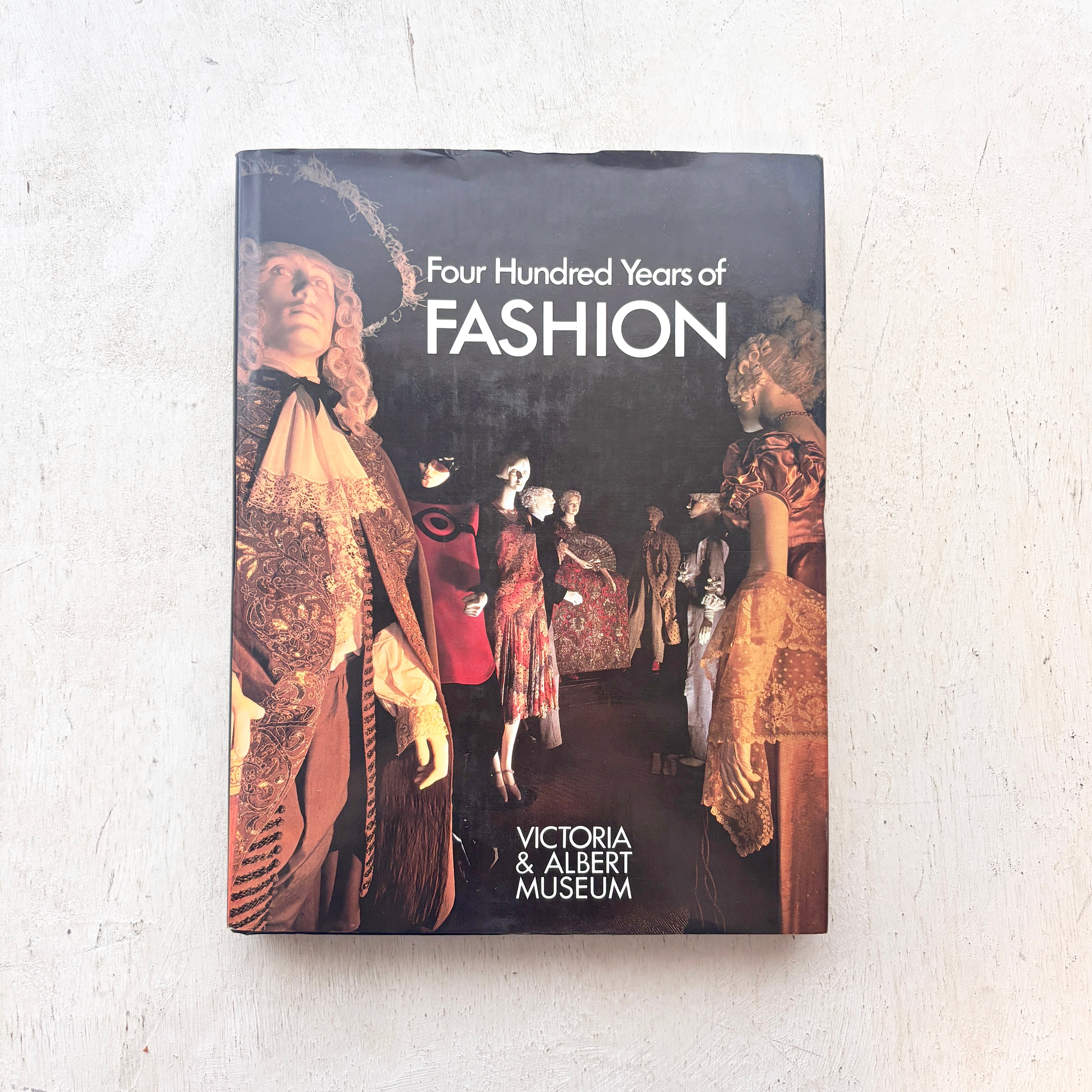 ビクトリアンファッションの歴史（英字）本 ビクトリアンファッションの歴史（英字）本 ビクトリアンファッション