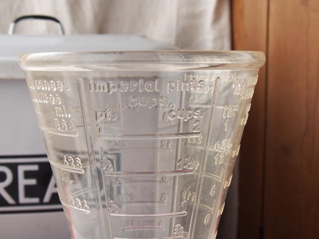 イギリスアンティーク　メジャーカップ　計量カップ