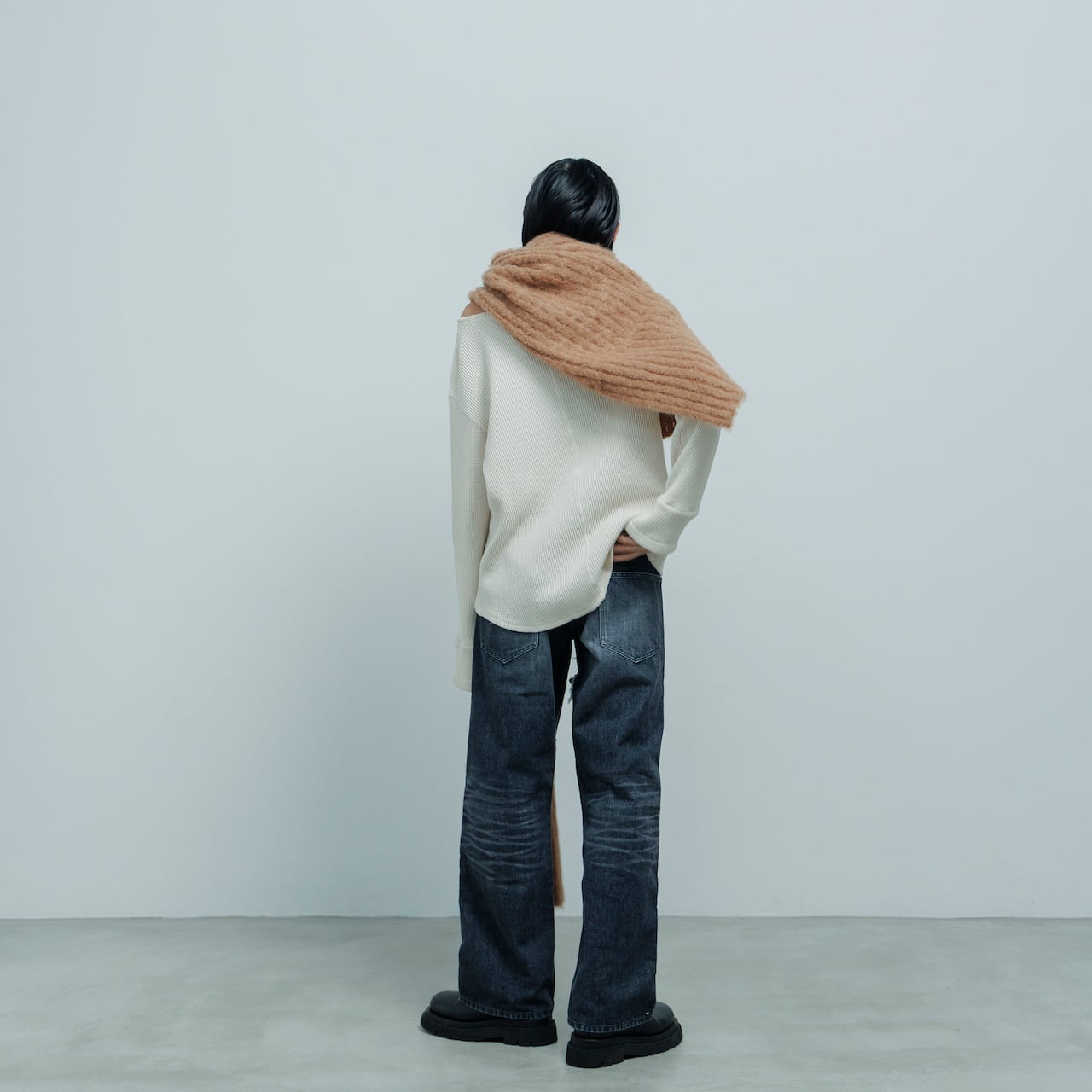 AO-83 long & volume mohair muffler / camel | akio