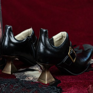 エンチャンテッド　ウィッチブーツ　M25137