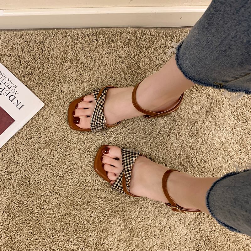 サンダルサマーレッドスタイルスタンダードヒール レトロ 靴 シューズ 夏物 スクウェア 部族の婦人靴90565185812