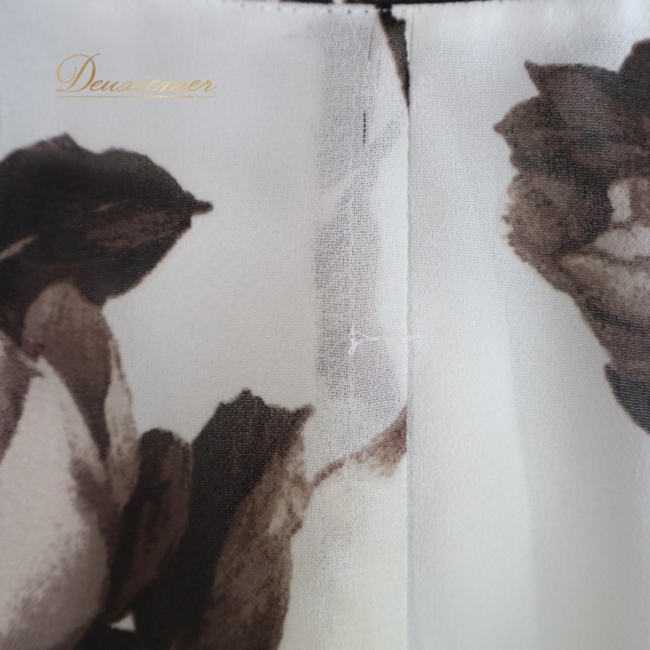 社交ダンス 衣装 スカート ホワイト系 チャコット Chacott レッスン 練習 白 透け感 チュール 日本製 バラ柄 花柄 植物柄 ラテン フリル リボン ふんわり 大人っぽい 上品 おしゃれ フレア 無地 シンプル ブラウン系 白 茶 練習着 エレガント スポーツウェア ダンスウェア 透ける素材 お洒落 かわいい ダンス用スカート レディース