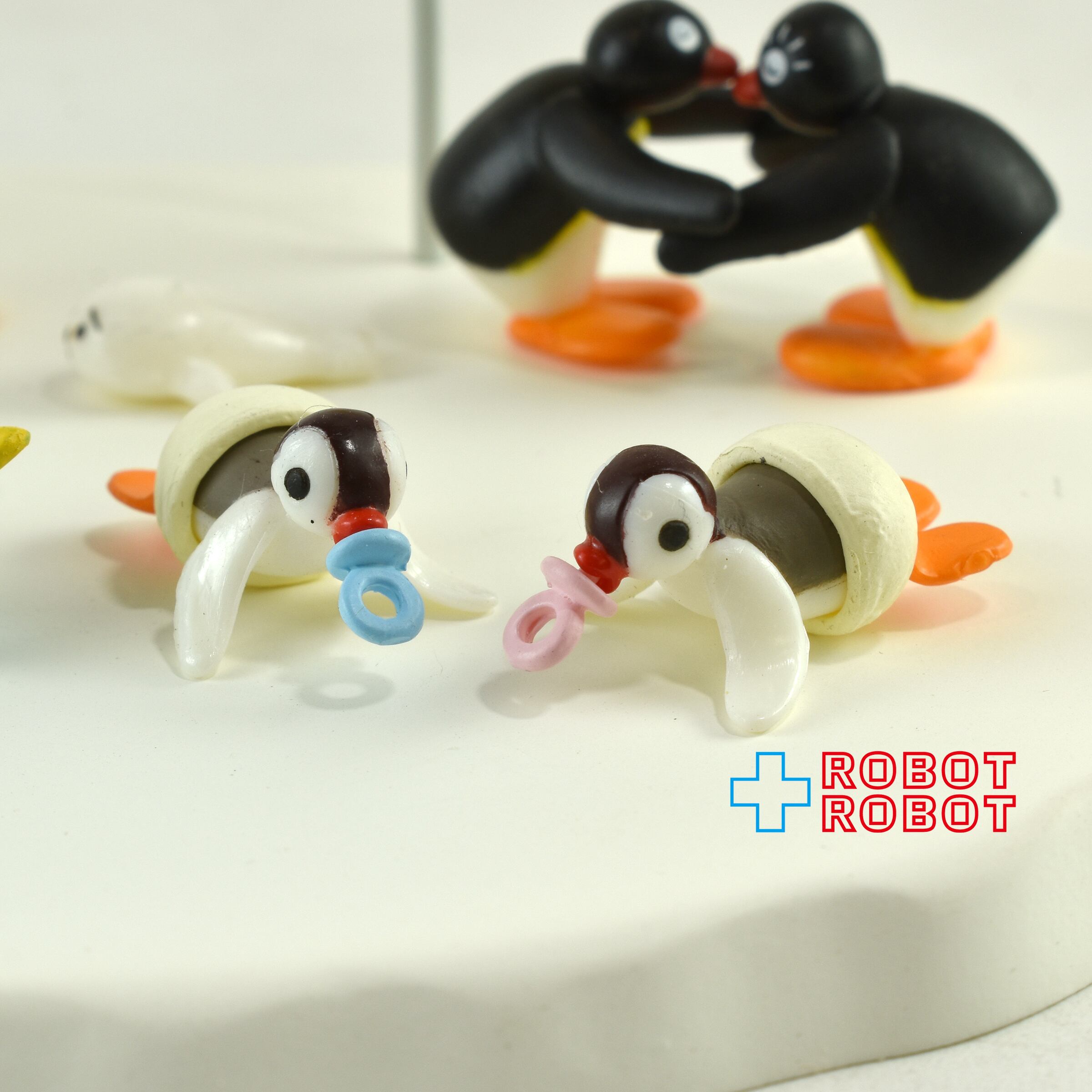 ピングーエッグ ミニフィギュアとジオラマセット | ROBOTROBOT
