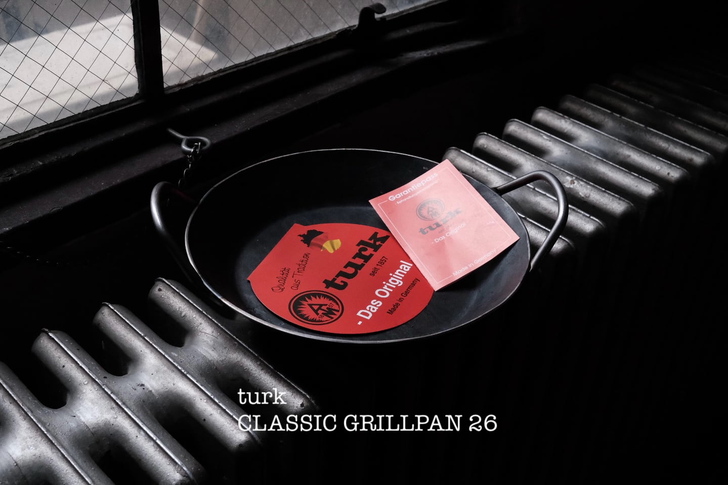 ドイツ製 1857年創業 turk社のCLASSIC GRILLPAN 26 (クラシックグリルパン 26cm)鍛造鉄フライパン / IH・オーブン使用可 (24,26,28cm)