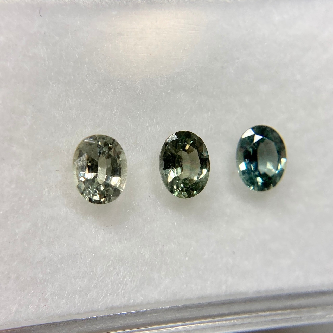 オーバル サファイア グリーン系 3点セット No.2 約4.3mm*3.5mm