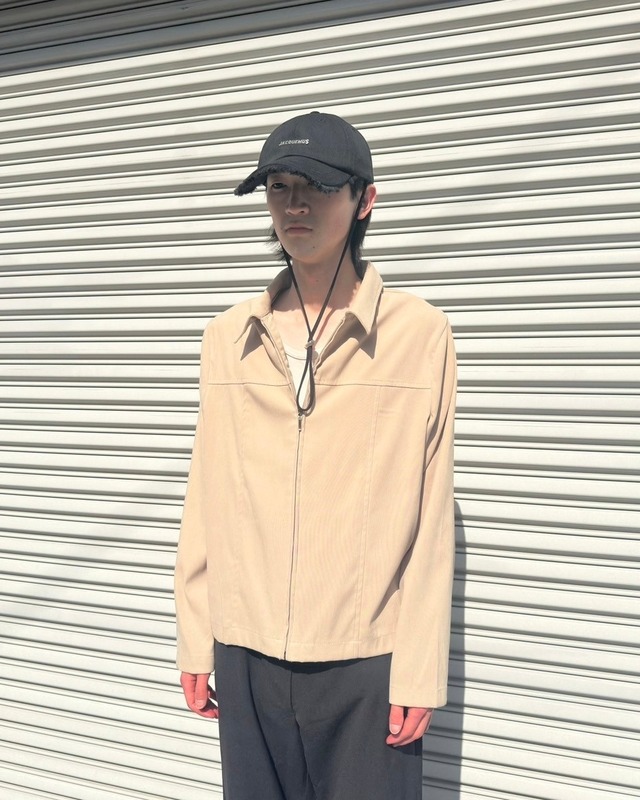 short length zip-up blouson