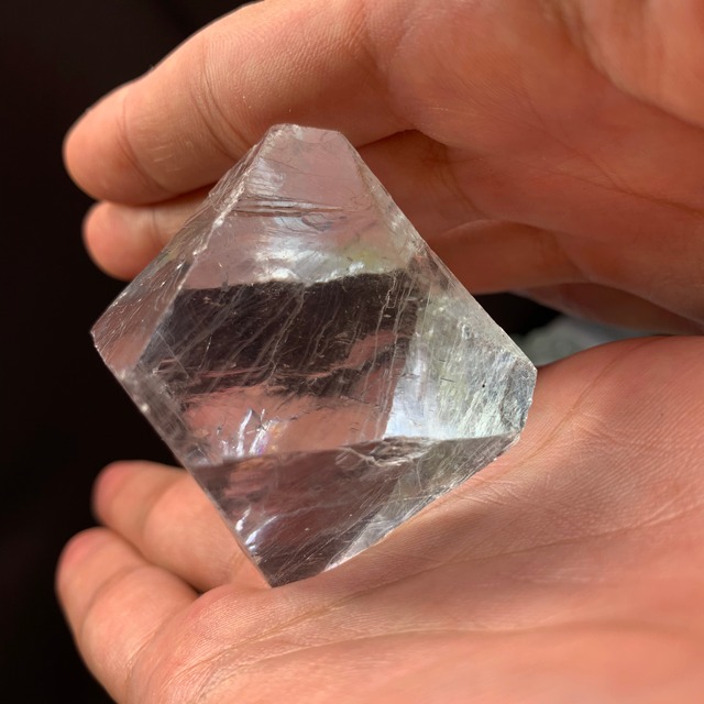 まるで氷★ほんのり水色♪フローライト八面体