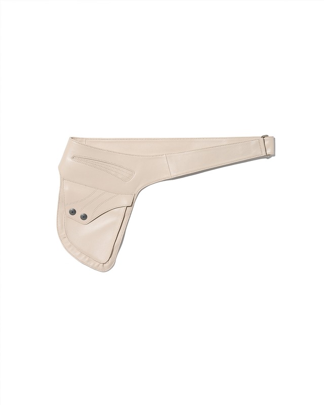 [MSCHF] LAMBSKIN BODY POUCH_BEIGE ミスチーフ 正規品 韓国ブランド 韓国ファッション 韓国代行 韓国通販 mischief 日本 店舗