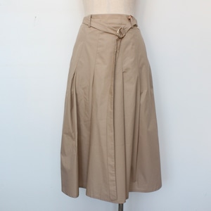RINASCIMENTO ベージュコットンベルト付きタックフレアースカートITALY ：RIN129056 ¥29,000＋tax