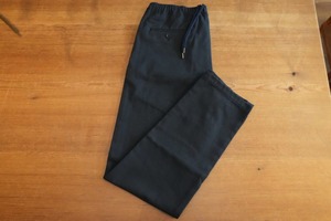 シャーリングパンツ（Brisbane moss　コットンキャバルリーツイル　RYE ネイビー）