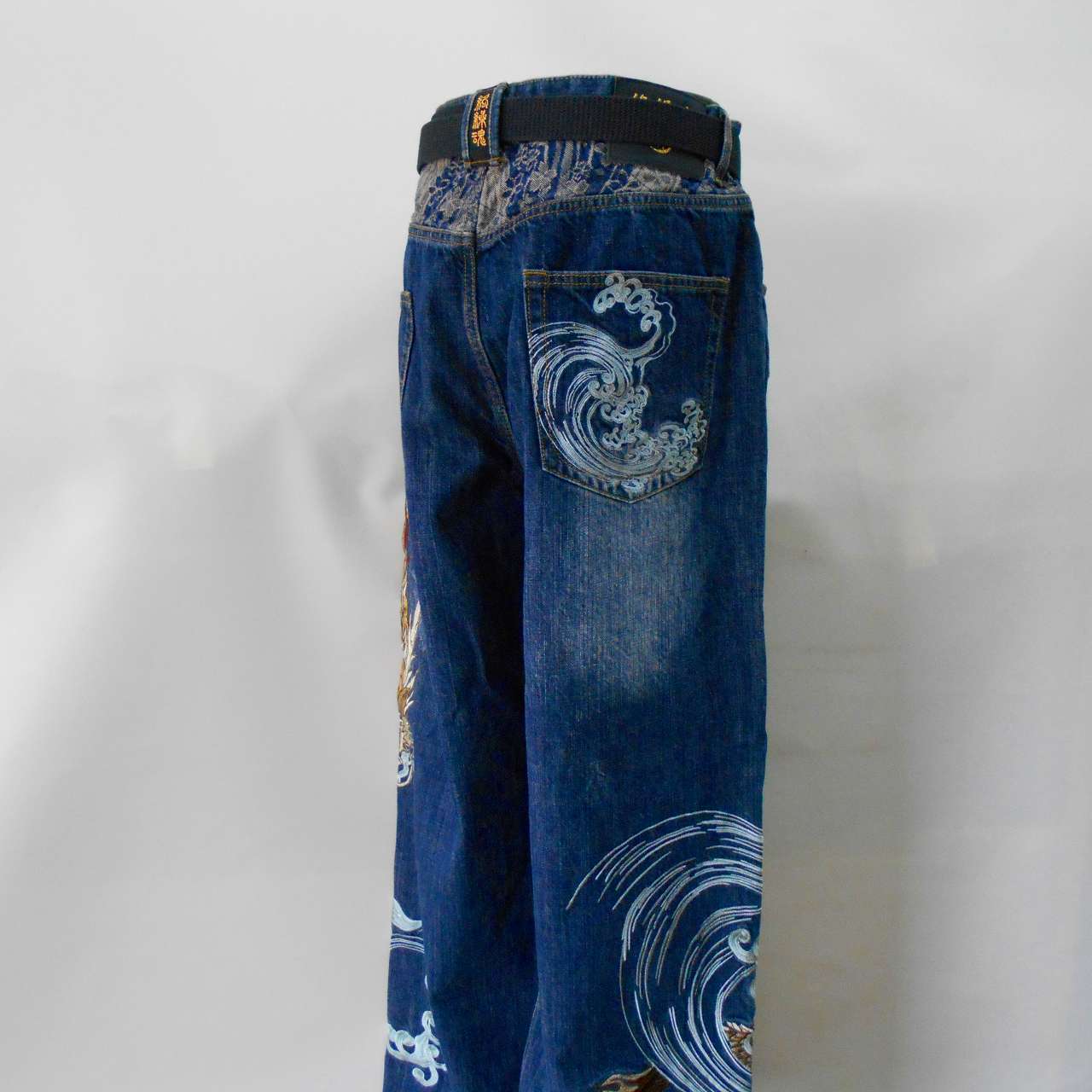 和柄刺繍デニムパンツ 金の龍 Denim pants with Japanese pattern