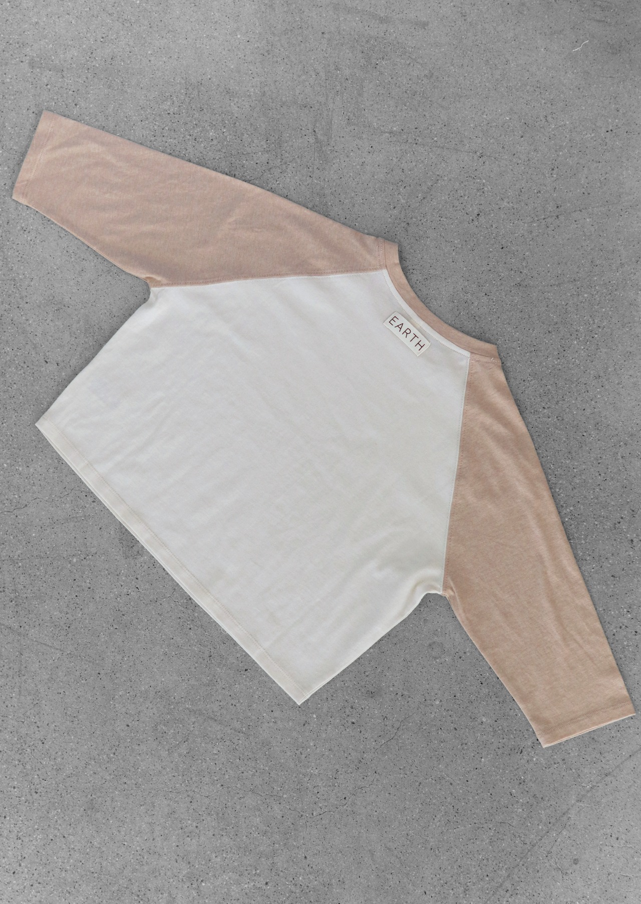 【AW26ご予約】EARTH THE ARCHIVE / Reglan T-shirt