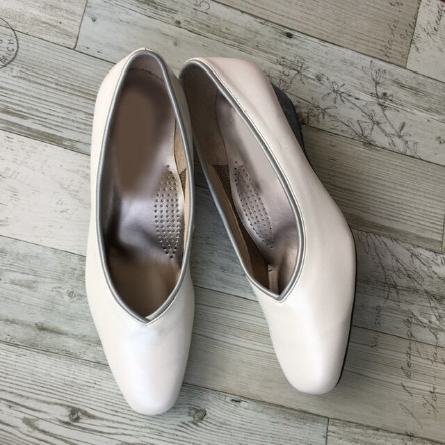 【21.0cm】センターVパンプス