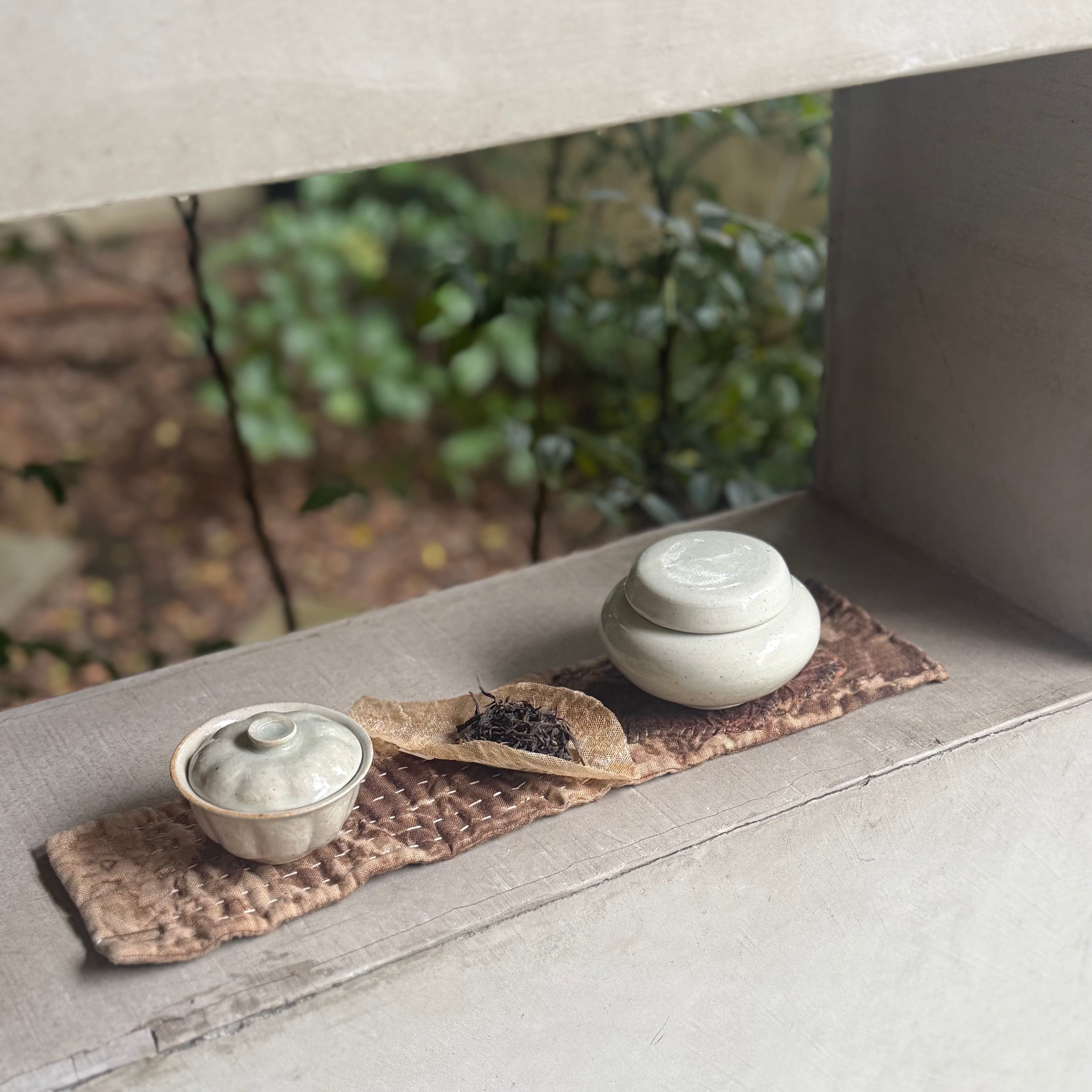 日高伸治 白磁蓋付小壺 | gallery 一白