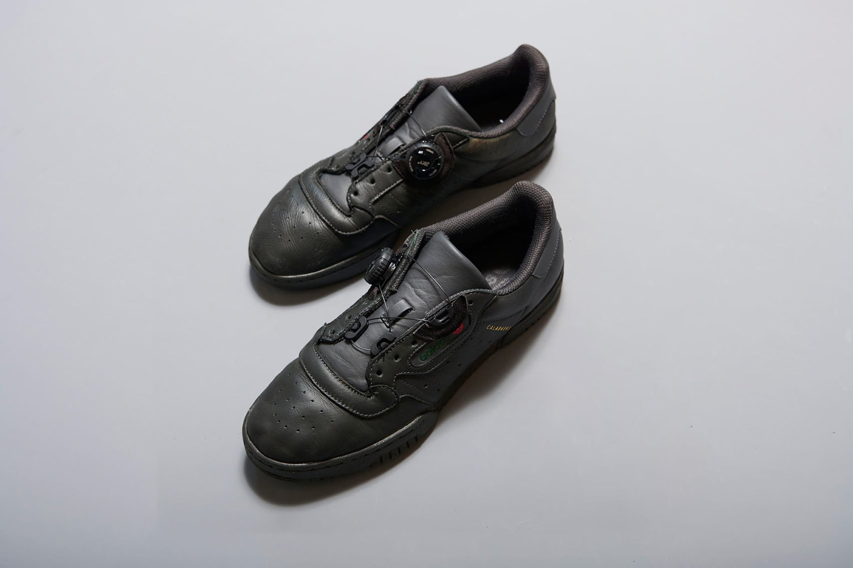 yeezy  calabasas  powerphase グレー 新品