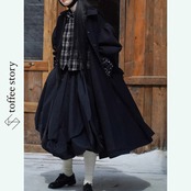 黒花キルティングに影を纏うパフスリーブロングコート《W0225》