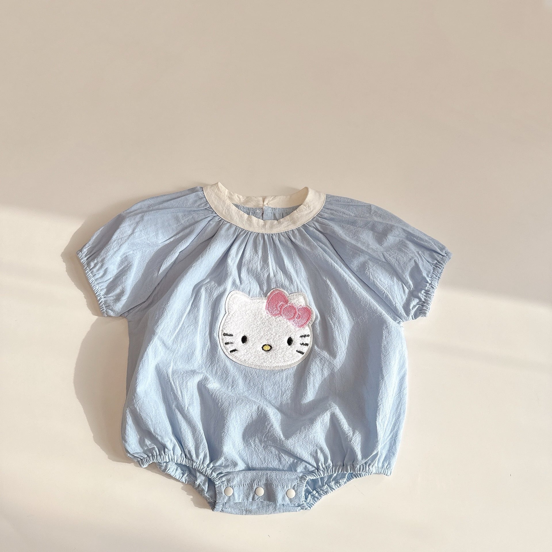 ベビー女の子大人気キャラクター半袖ロンパース 水色 かわいい夏