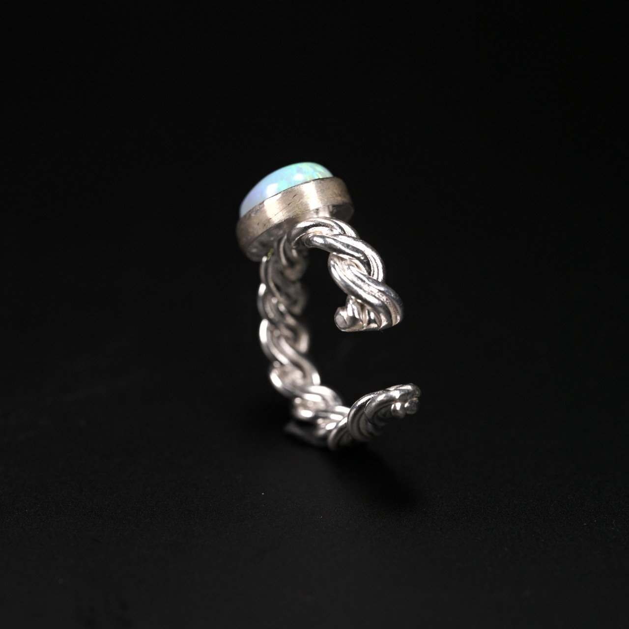 【１点もの】オパール 編み込みイヤーカフ