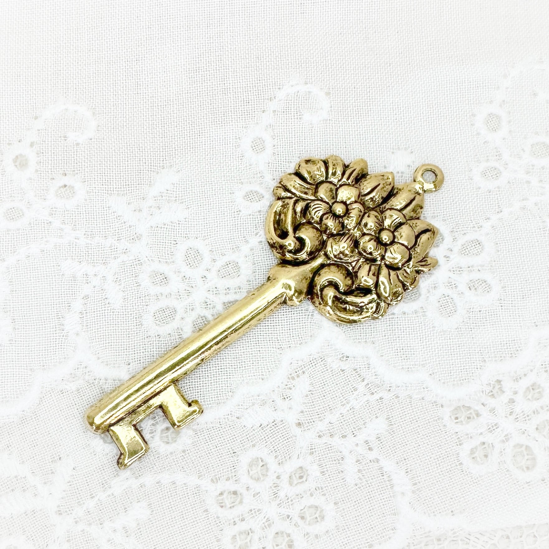 アメリカ直輸入 チャーム・パーツ ヴィンテージ 鍵① アンティーク