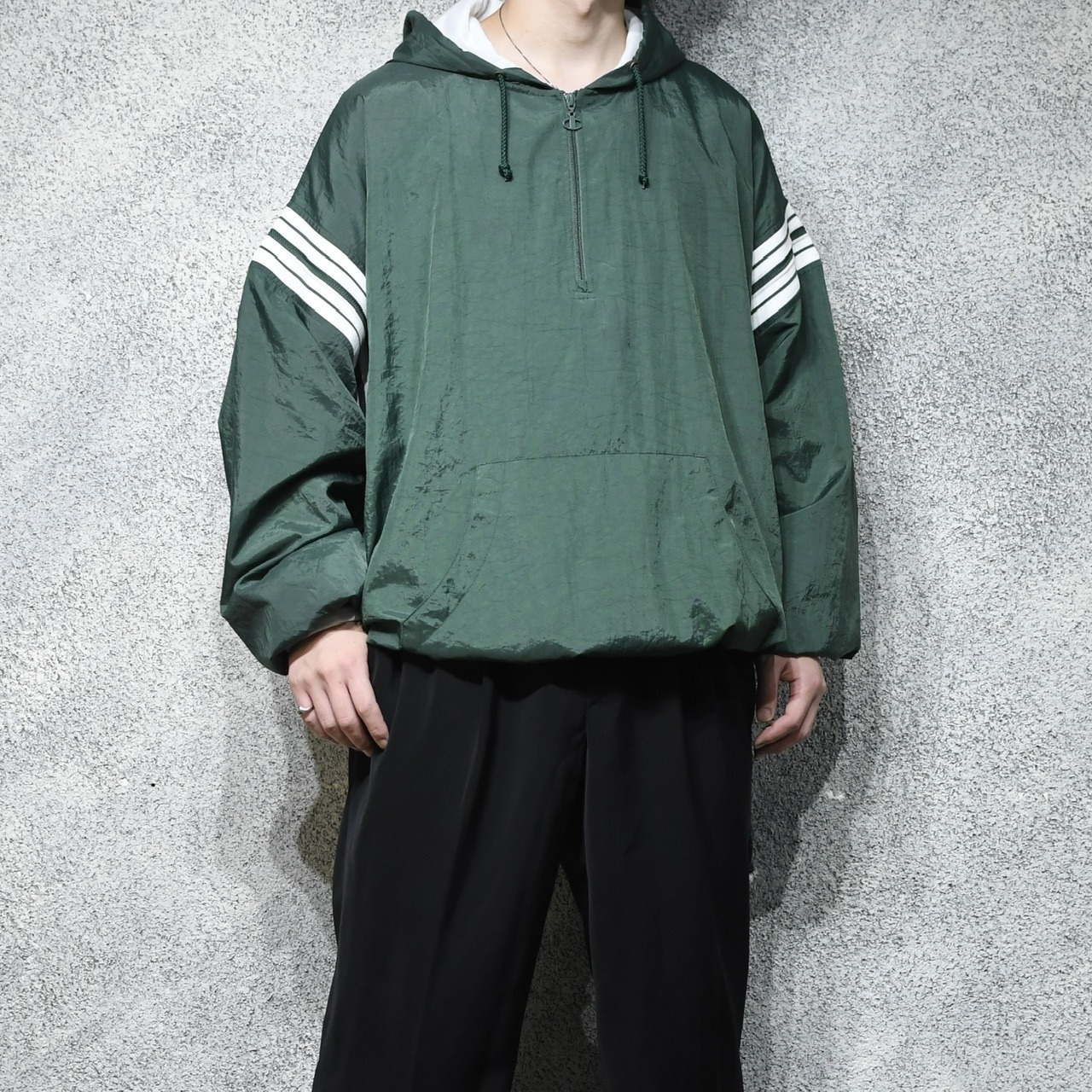 Champion switching design half zip nylon pullover