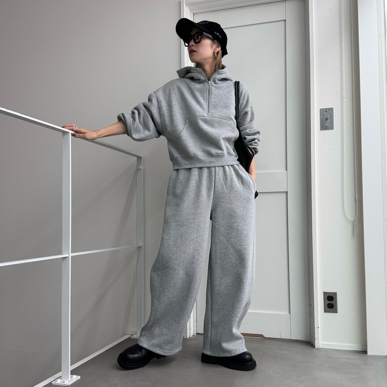サイドパイピング裏起毛スウェットコクーンPT/グレー