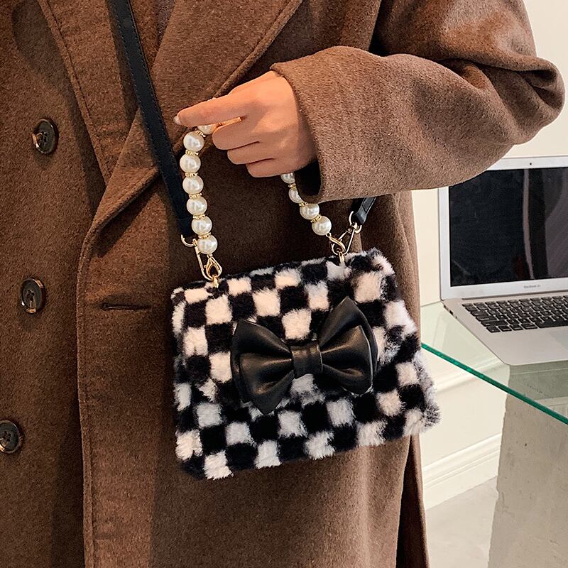 ミニパールチェーン オータムウィンター 秋物 冬物 クロスボディ 真珠 Tiancai_Wing_Bag66309611647