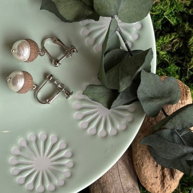 cu-mu クム 本物のどんぐり帽 時を閉じ込めたイヤリング 小 #02 DG-012