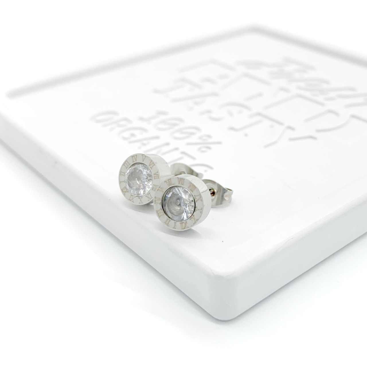 ストーンローマナンバーピアス