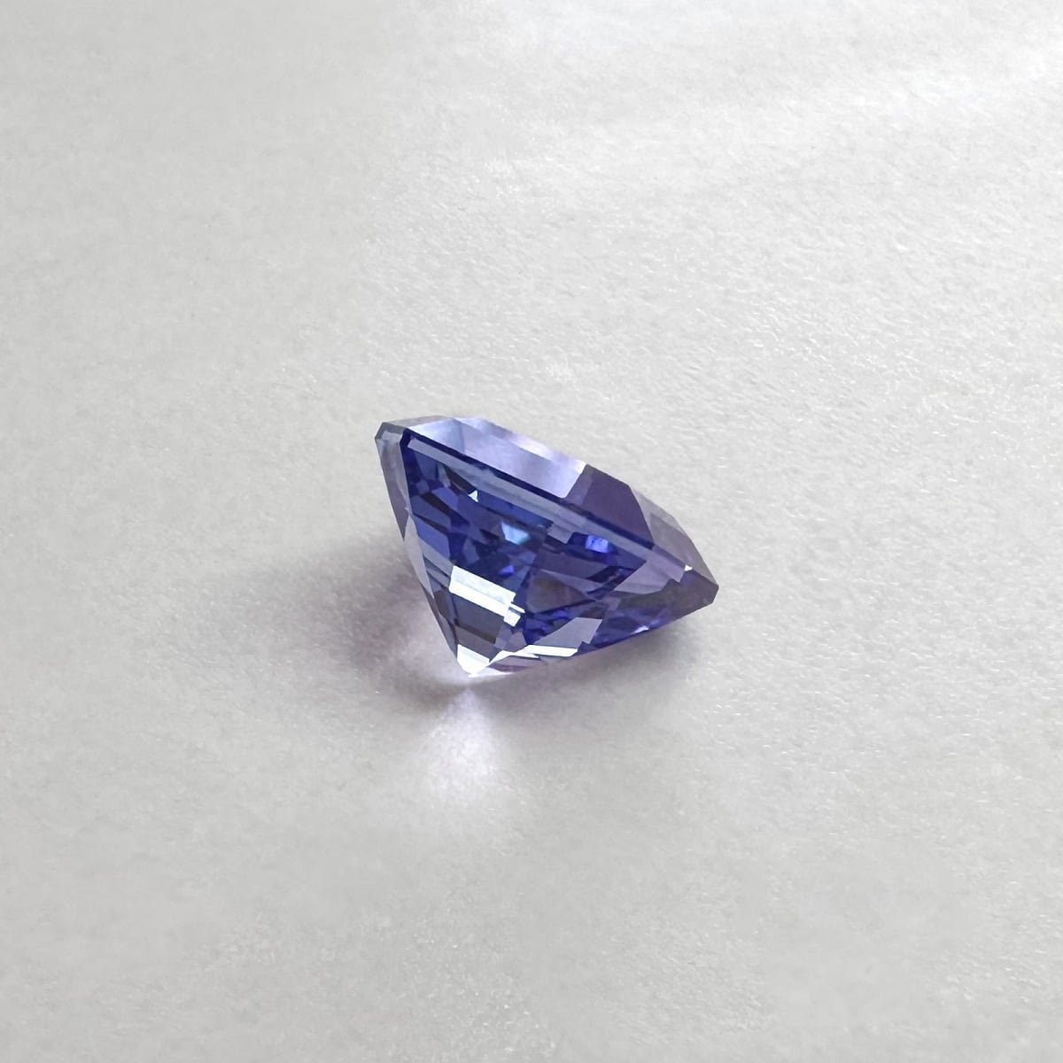 ラベンダーゾイサイト（タンザナイト）2.077ct | ANDROMEDA