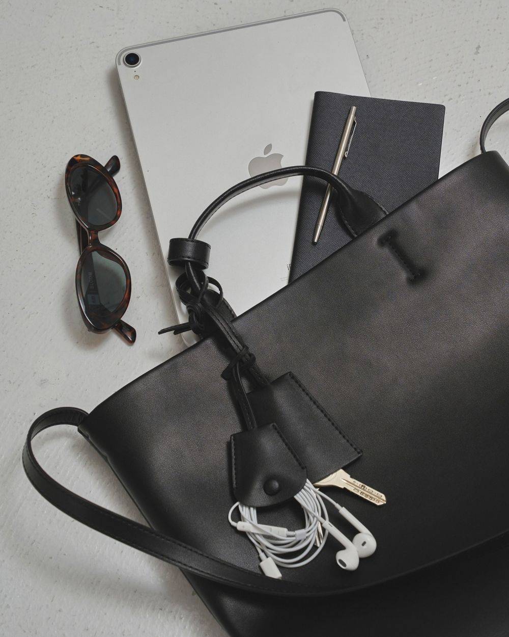 TODAYFUL トゥデイフル Useful Leather Bag (L) 12621041 BLK | ANERCA