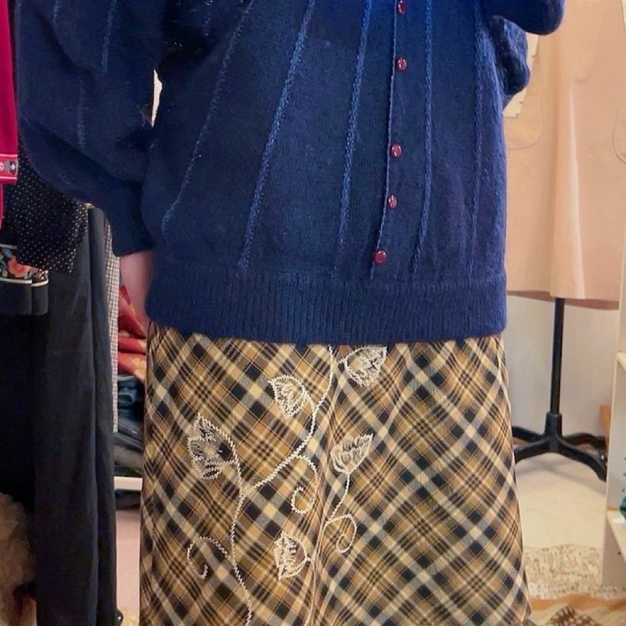 blue radial pattern knit sweater