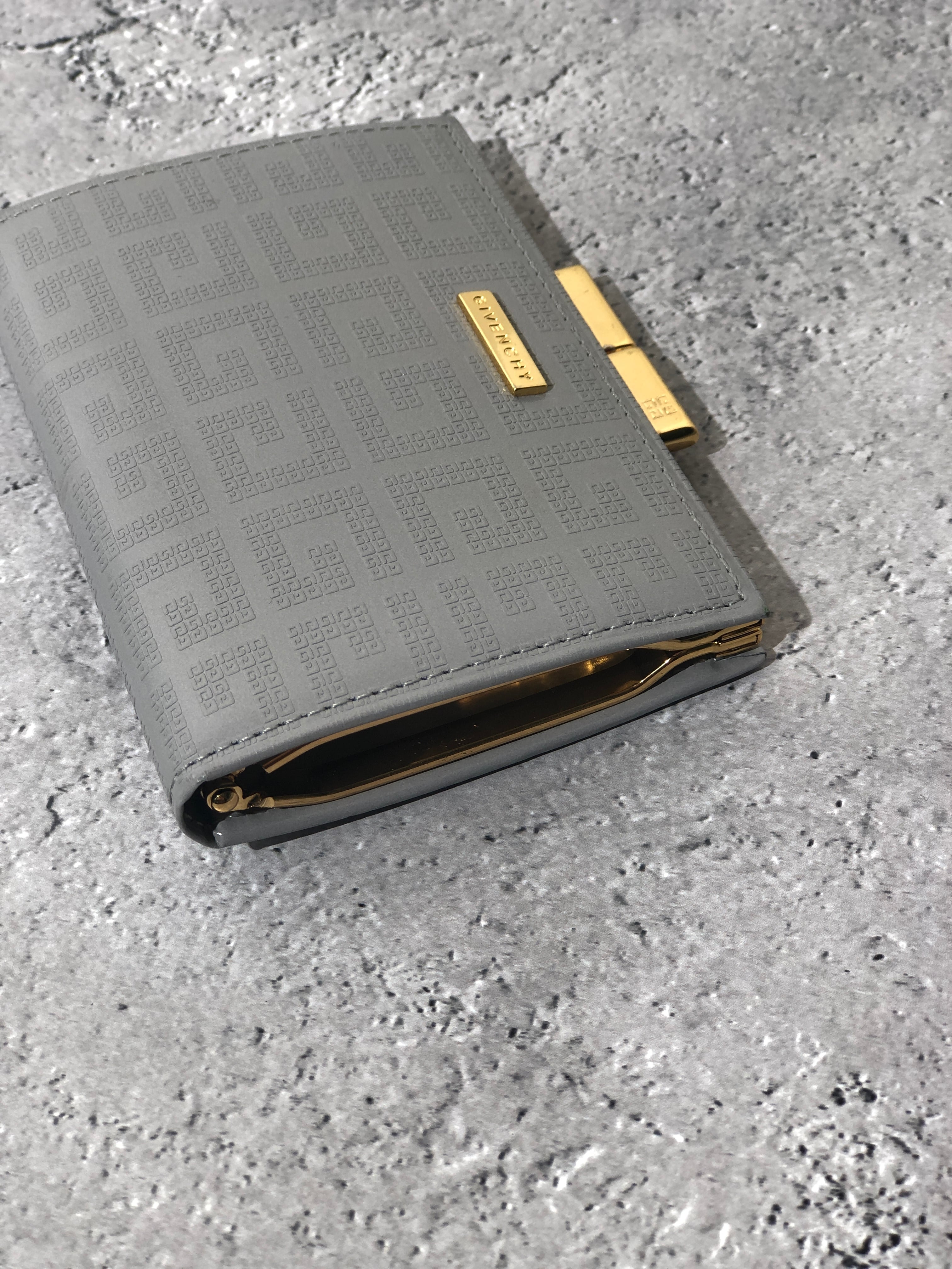 GIVENCHY ジバンシィ 総柄 財布 グレー レザー がま口 vintage GIVENCHY ジバンシィ 総柄 財布 グレー レザー がま口 vintage