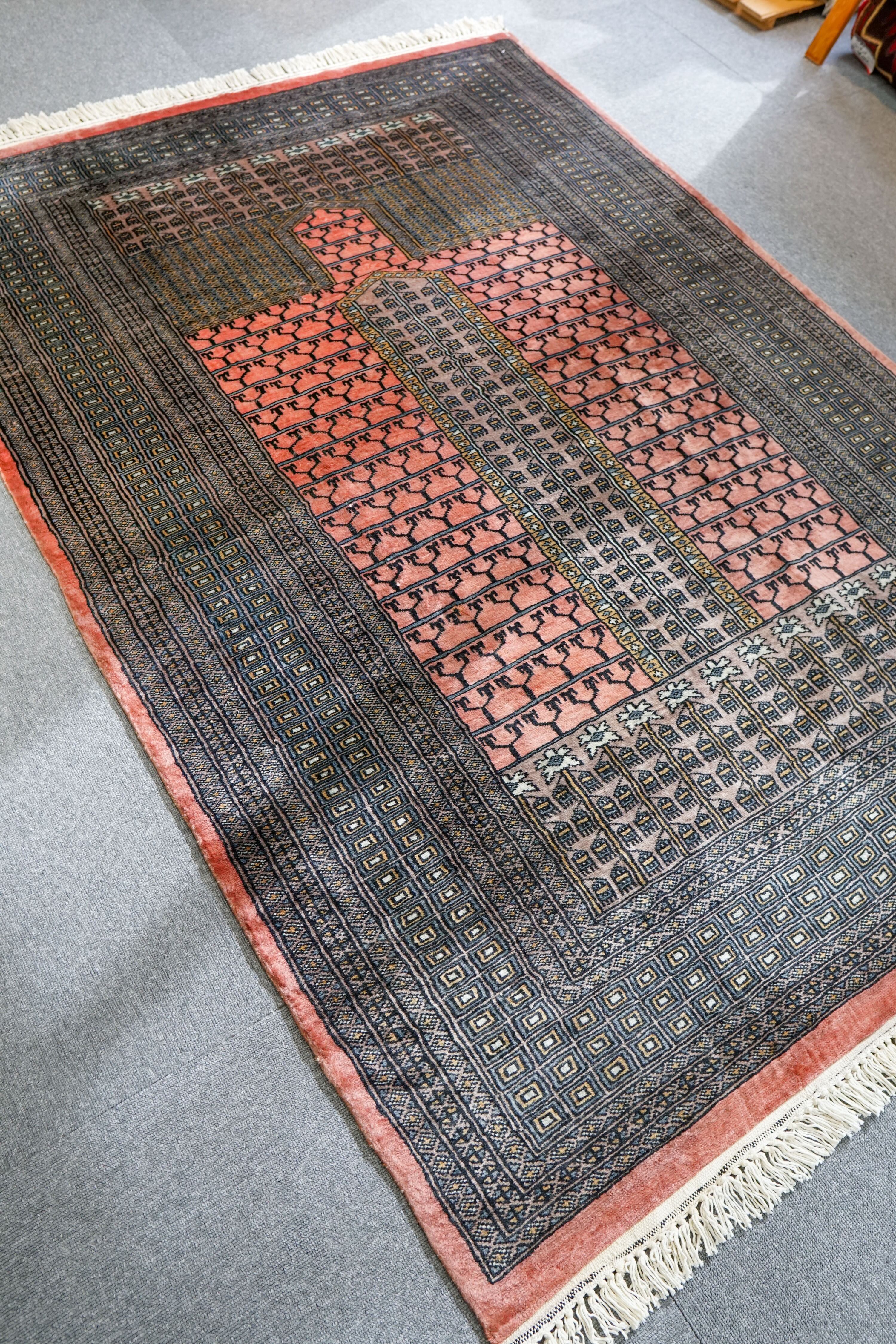 182×128cm【パキスタン手織り絨毯】 Decorworks