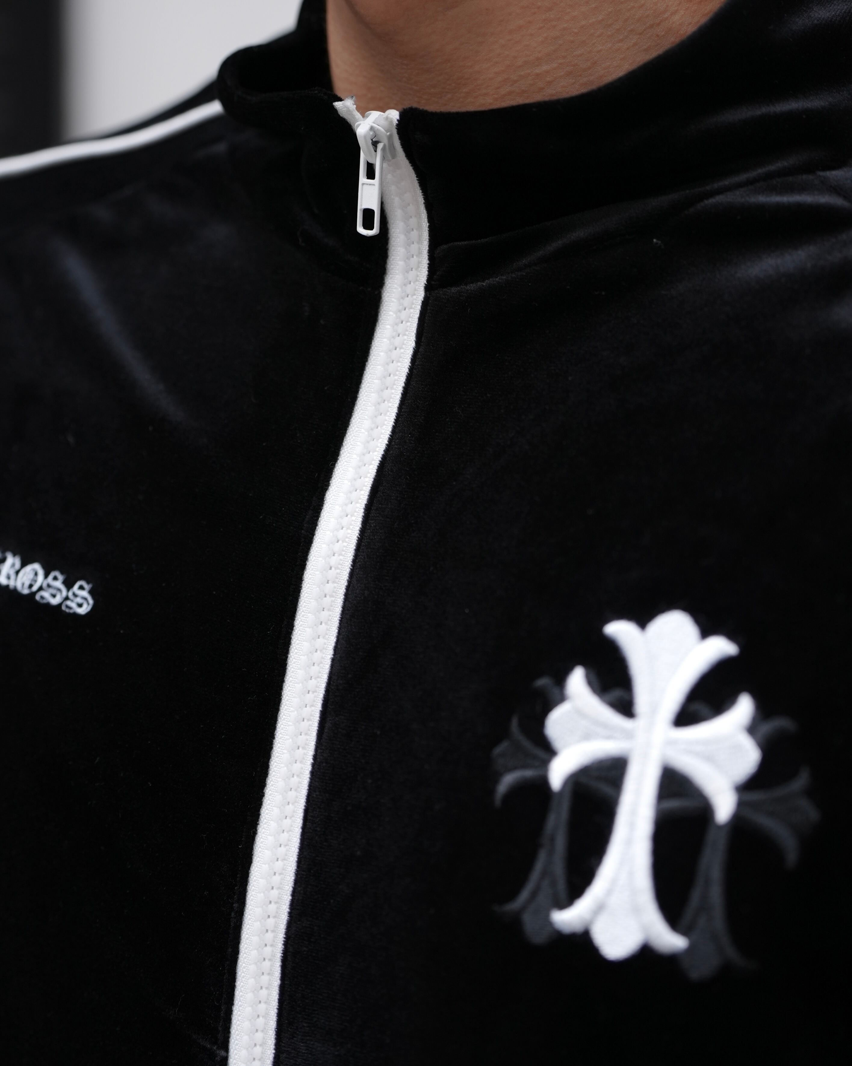 CROSS ZIP SWEAT JACKET BLACK【BB25017】 | BELINDA OFFICIAL