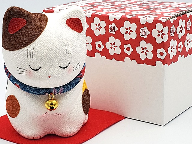 ちりめんのカワイイおすまし招き猫