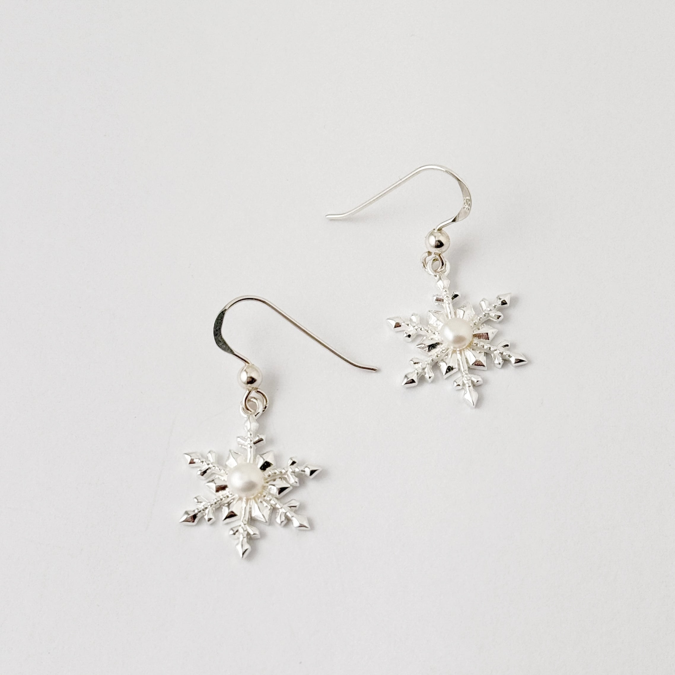 パール ノコギリ スノー フック ピアス