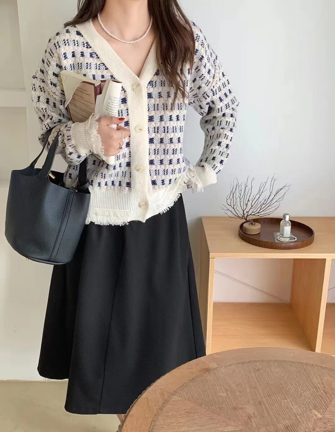 フリンジ加工 Vネックニットカーデ　AJ33172-610-1
