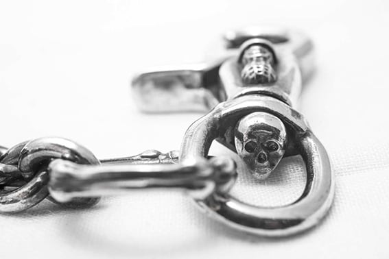 BULL WALLET CHAIN SILVER. WHITE or BLACK DIAMONDS | Peanuts&Co