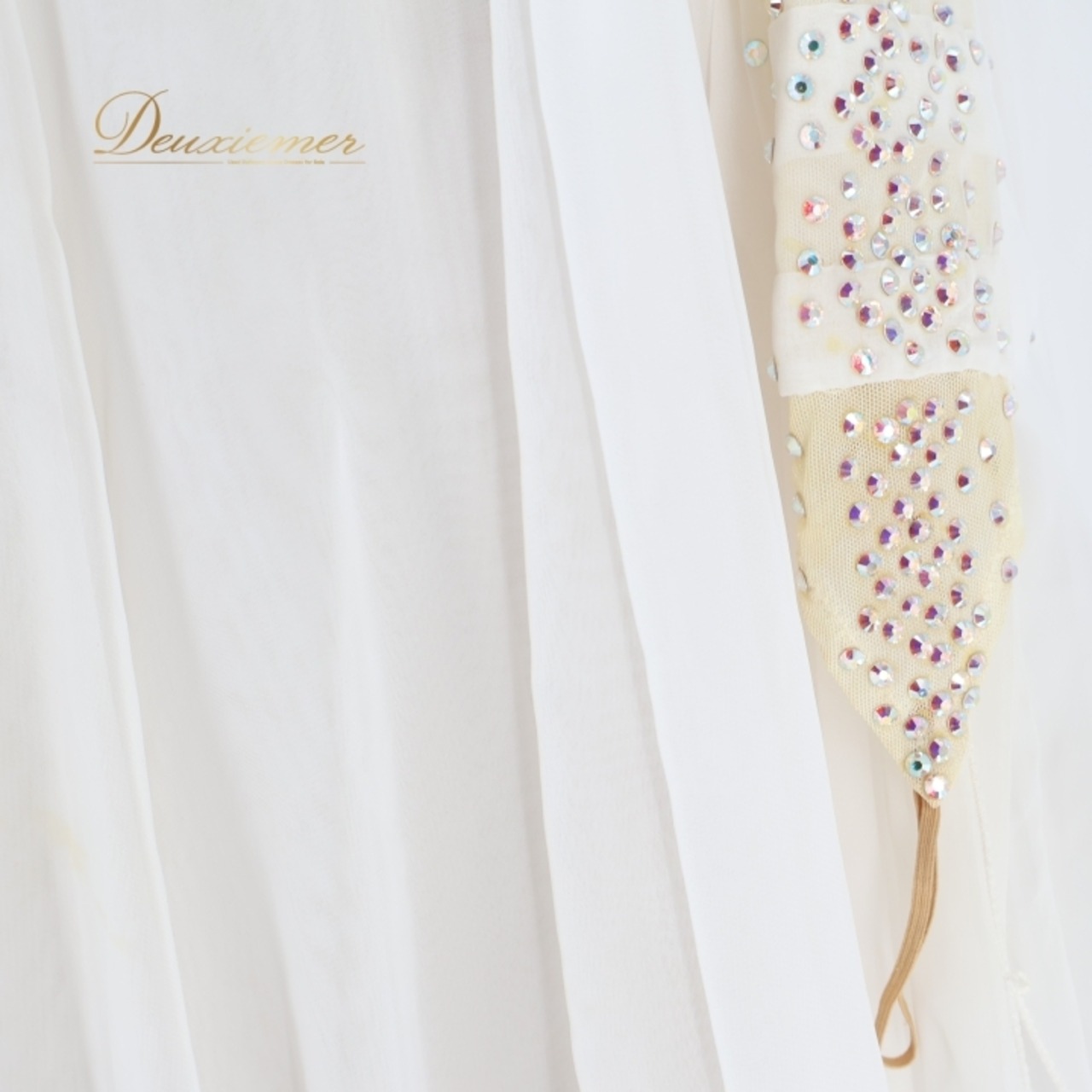 社交ダンス 衣装 白樺ドレス スタンダードドレス ワンピース ドレス スタンダード 白 フロート デモ 競技 ダンス パーティ 発表会 上品 綺麗 レース ホワイト系 高級 華やか 大人 可愛い フリル おしゃれ ステージ用 発表用 ふんわり