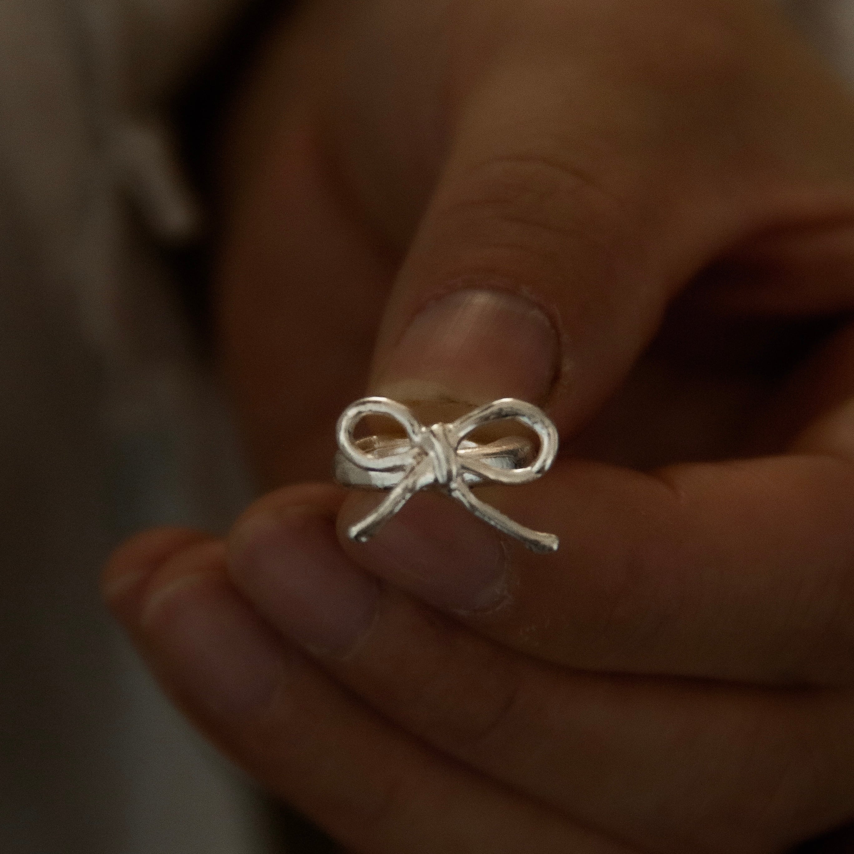 リボン イヤーカフ(シルバー)