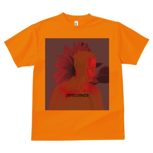 ひまわりと男性のTシャツ