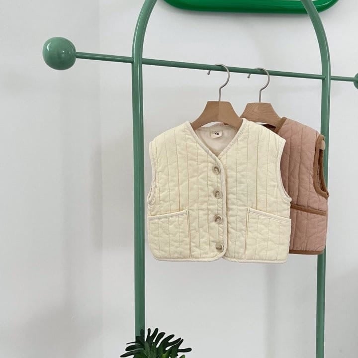 【BABY】ナチュラル無地ベスト