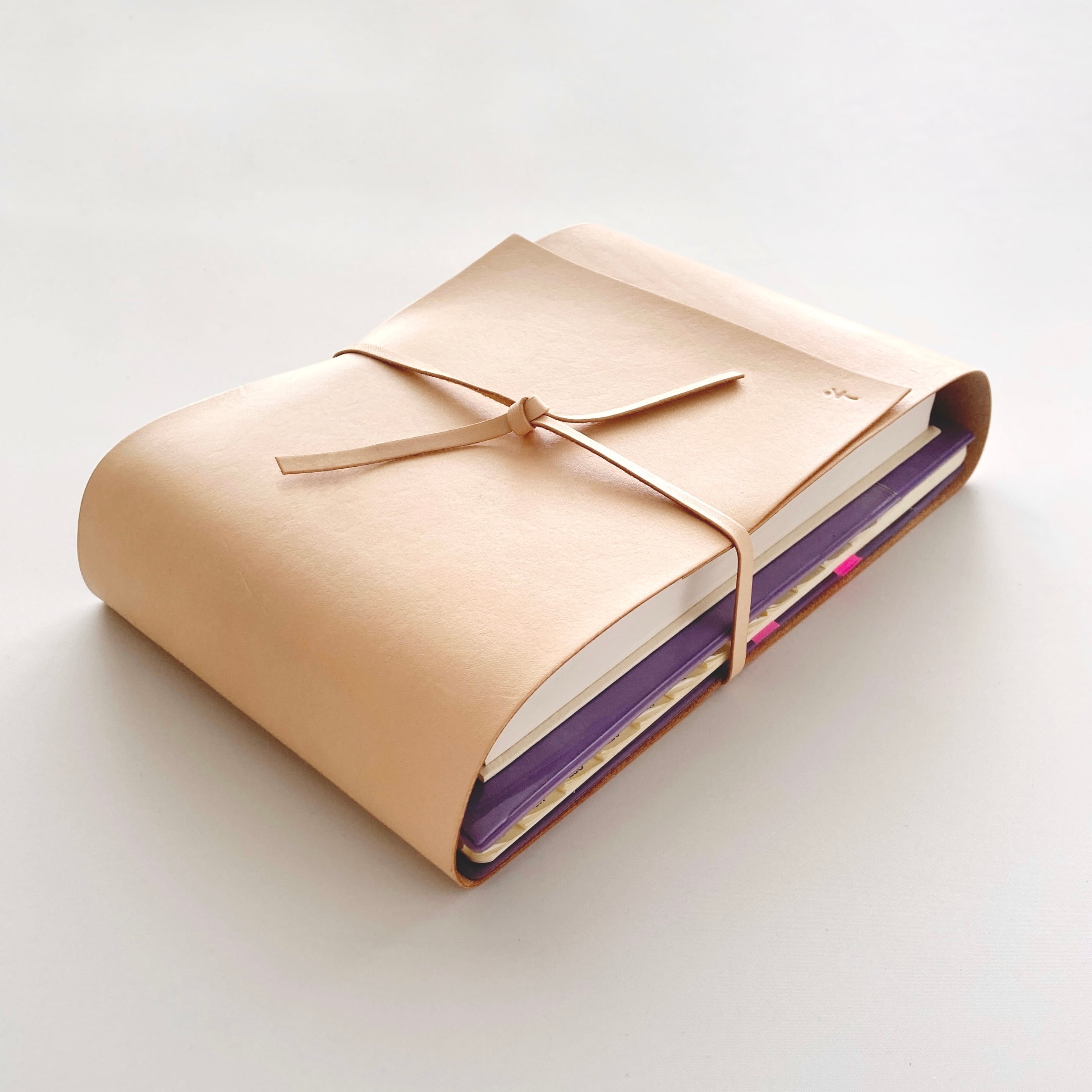 B6・単行本用丨ヌメ革丨読書に集中するための革のブックカバー【pata