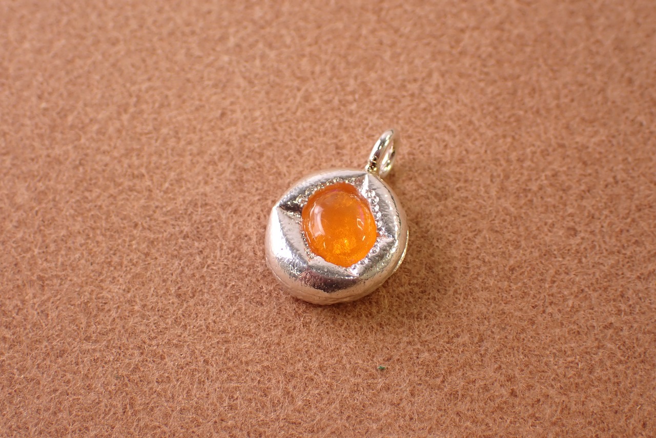 ファイヤーオパールペンダントトップ シルバー925 [D11‐108]