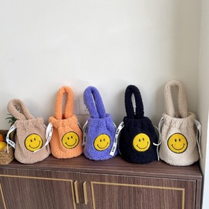 スマイル ボアバッグ レディース 巾着バッグ ミニバッグ ハンドバッグ ファー バッグ ニコちゃん 韓国 ファッション ミニポーチ サブバッグ 小さめ 軽い おしゃれ かわいい 派手カワ ワンマイルバッグ プチプラ 軽量 収納 冬 春 20代 30代 40代 CO5427